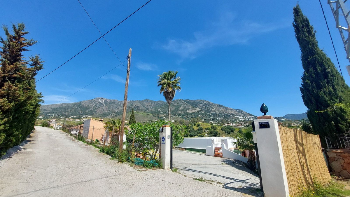 5 Bed Townhouse for sale in Mijas Costa Del Sol, Málaga, Spain