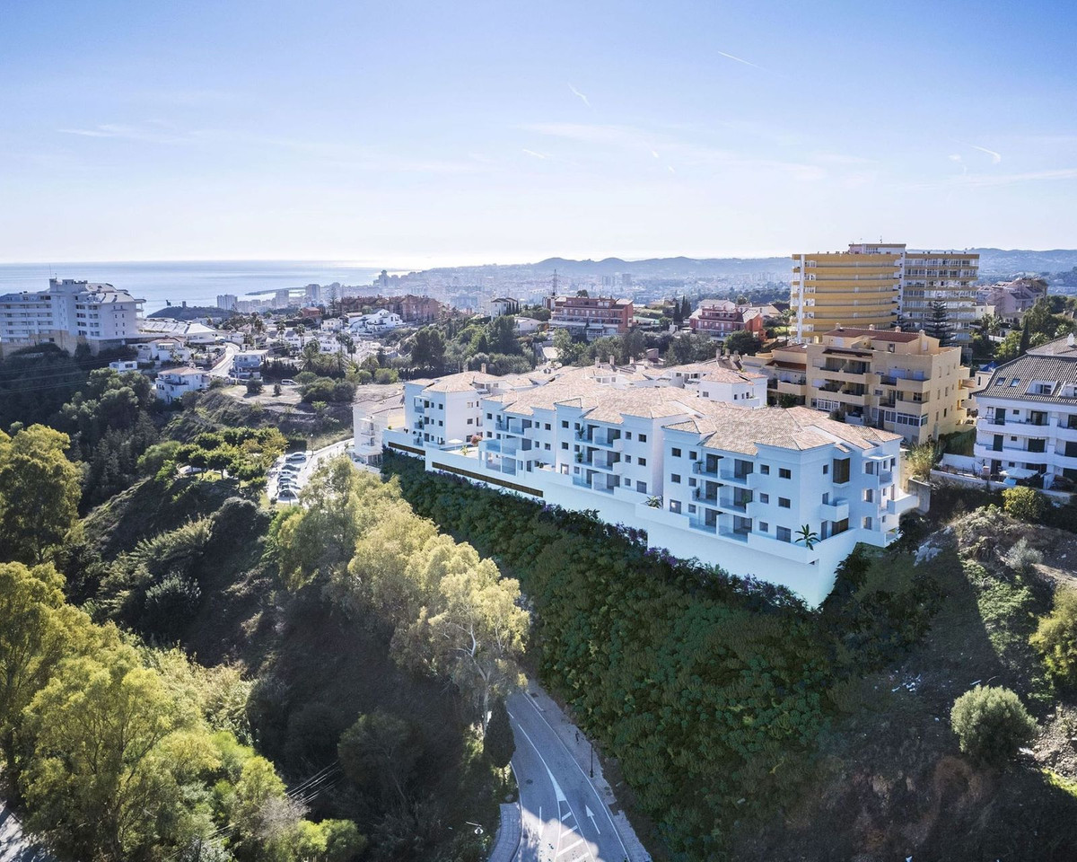 3 Bed Apartment for sale in Torreblanca Costa Del Sol, Málaga, Spain