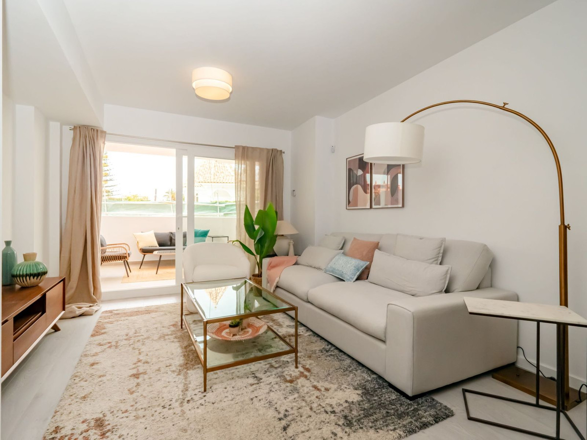 3 Bed Apartment for sale in Torreblanca Costa Del Sol, Málaga, Spain
