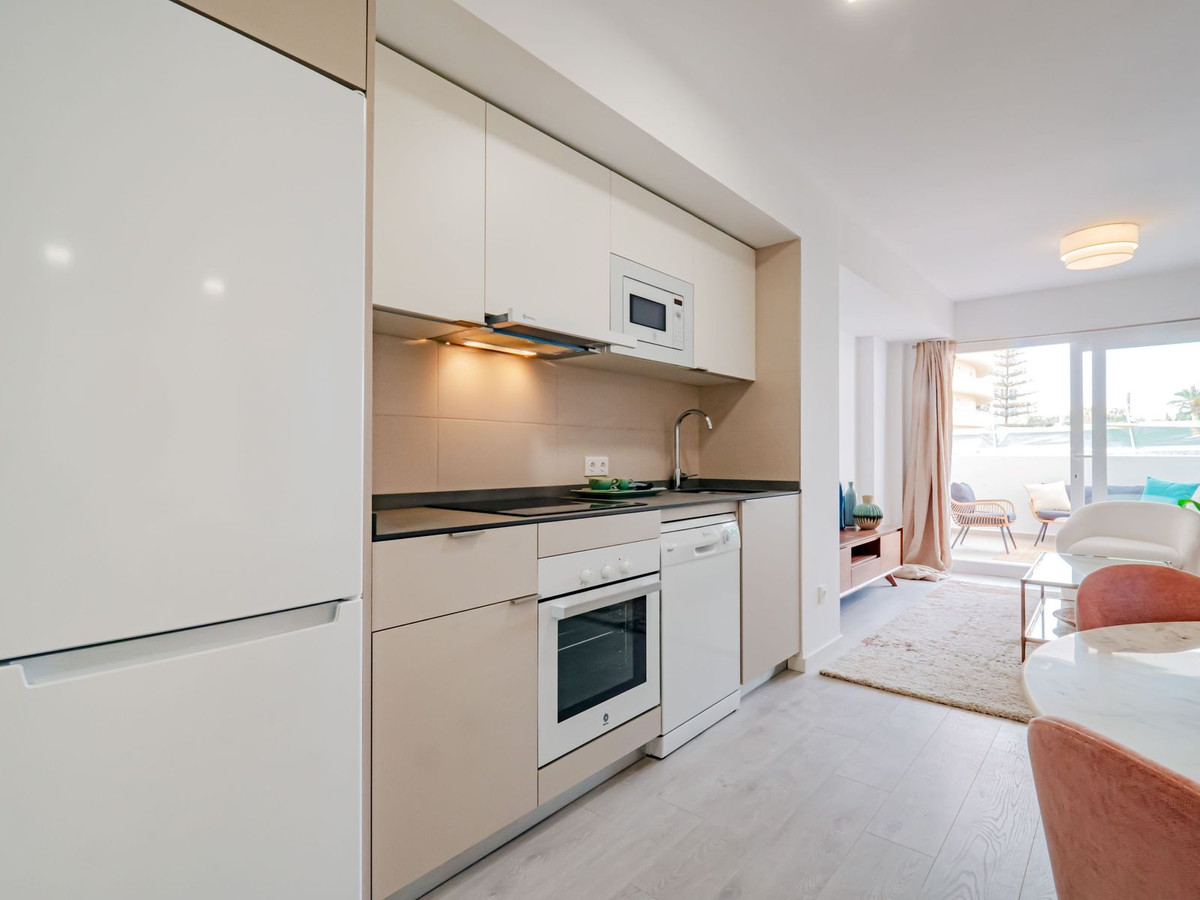 3 Bed Apartment for sale in Torreblanca Costa Del Sol, Málaga, Spain