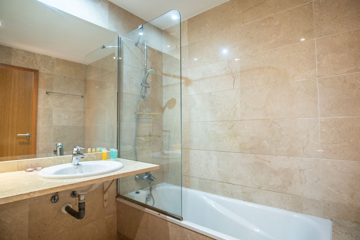 2 Bed Apartment for sale in New Golden Mile Costa Del Sol, Málaga, Spain