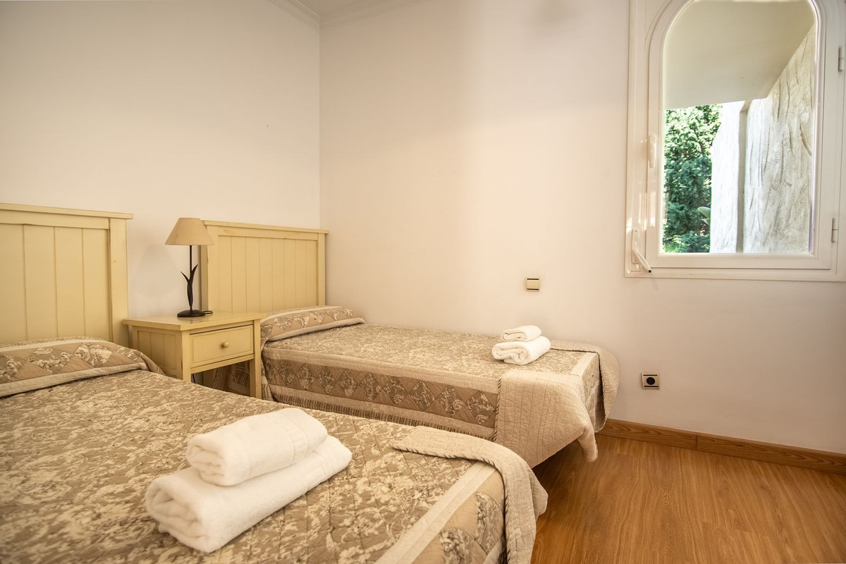2 Bed Apartment for sale in New Golden Mile Costa Del Sol, Málaga, Spain