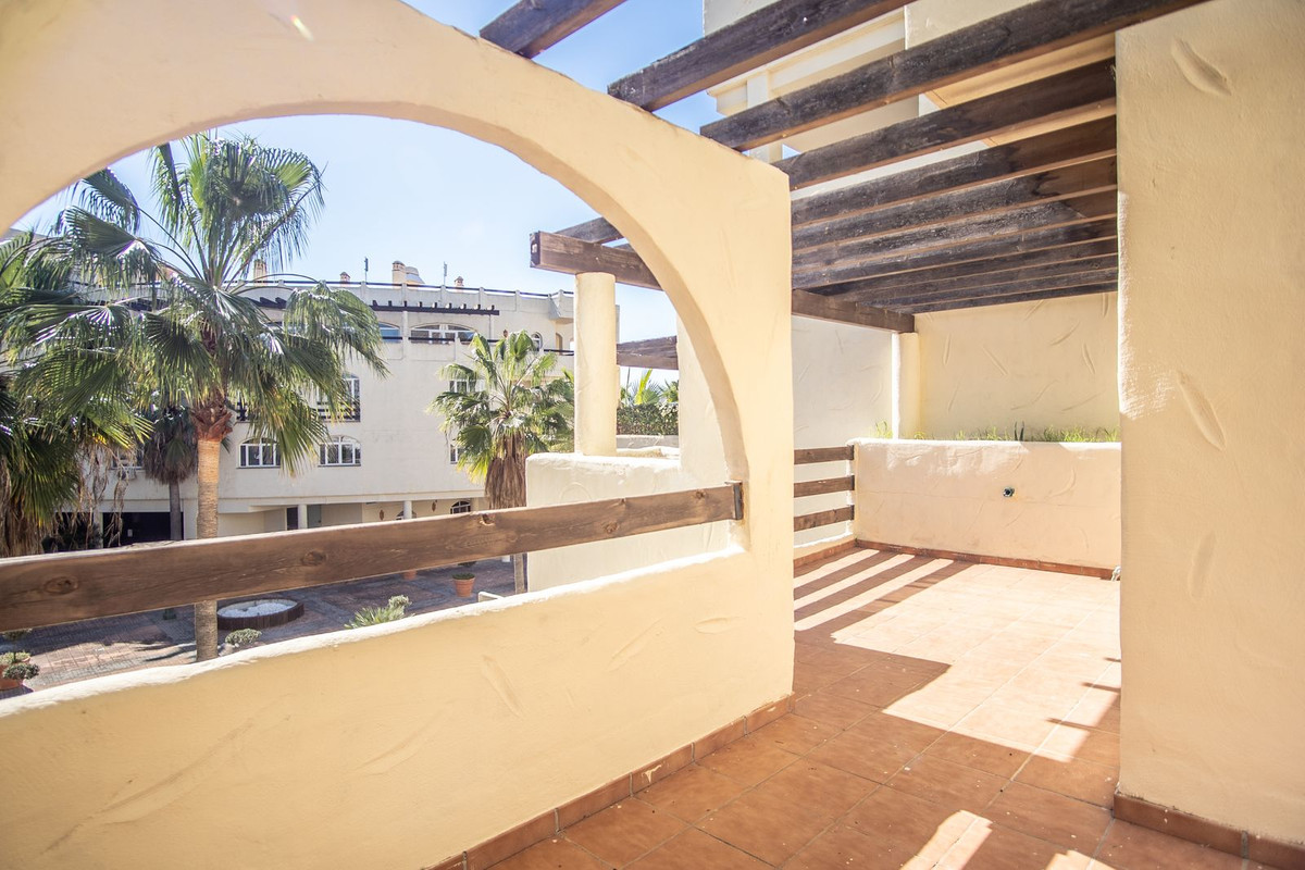 2 Bed Apartment for sale in New Golden Mile Costa Del Sol, Málaga, Spain