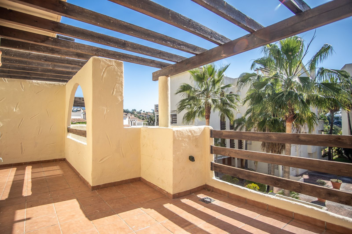 2 Bed Apartment for sale in New Golden Mile Costa Del Sol, Málaga, Spain