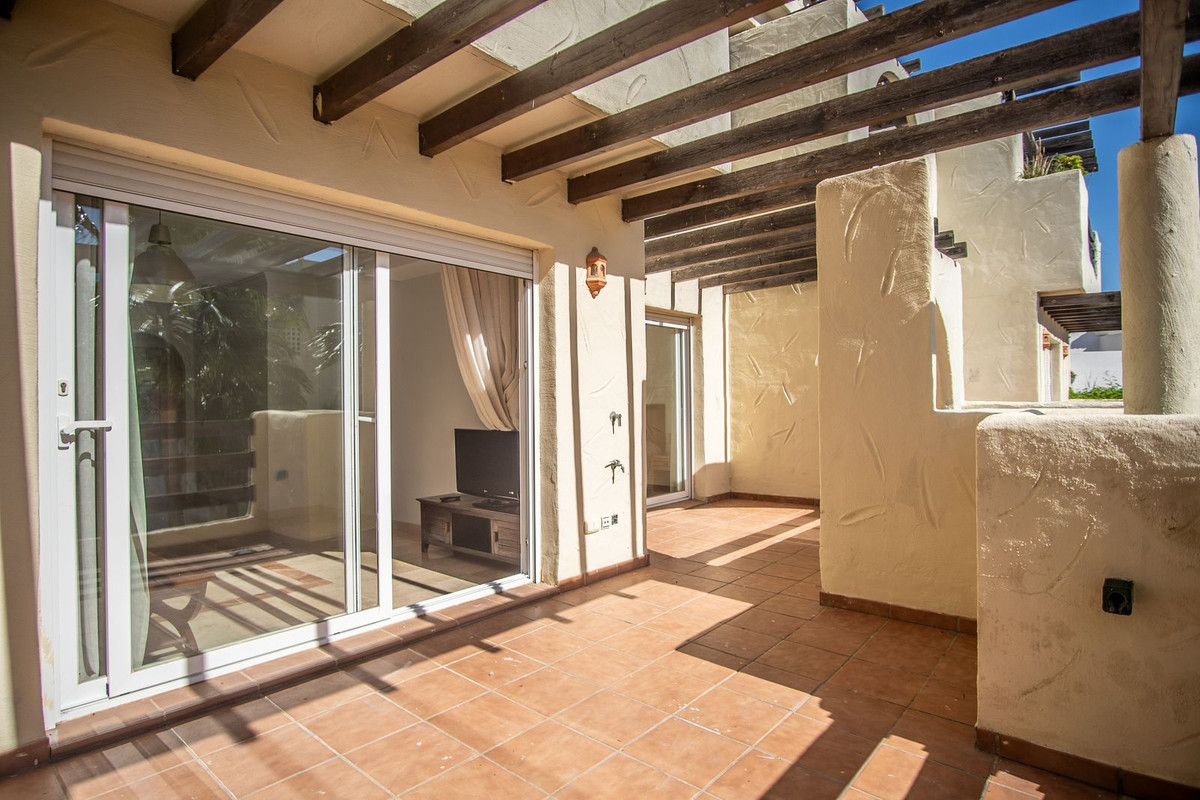 2 Bed Apartment for sale in New Golden Mile Costa Del Sol, Málaga, Spain