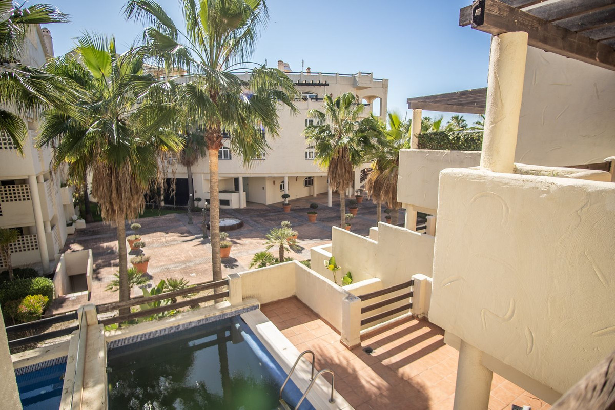 2 Bed Apartment for sale in New Golden Mile Costa Del Sol, Málaga, Spain