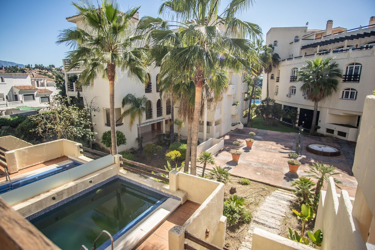 2 Bed Apartment for sale in New Golden Mile Costa Del Sol, Málaga, Spain