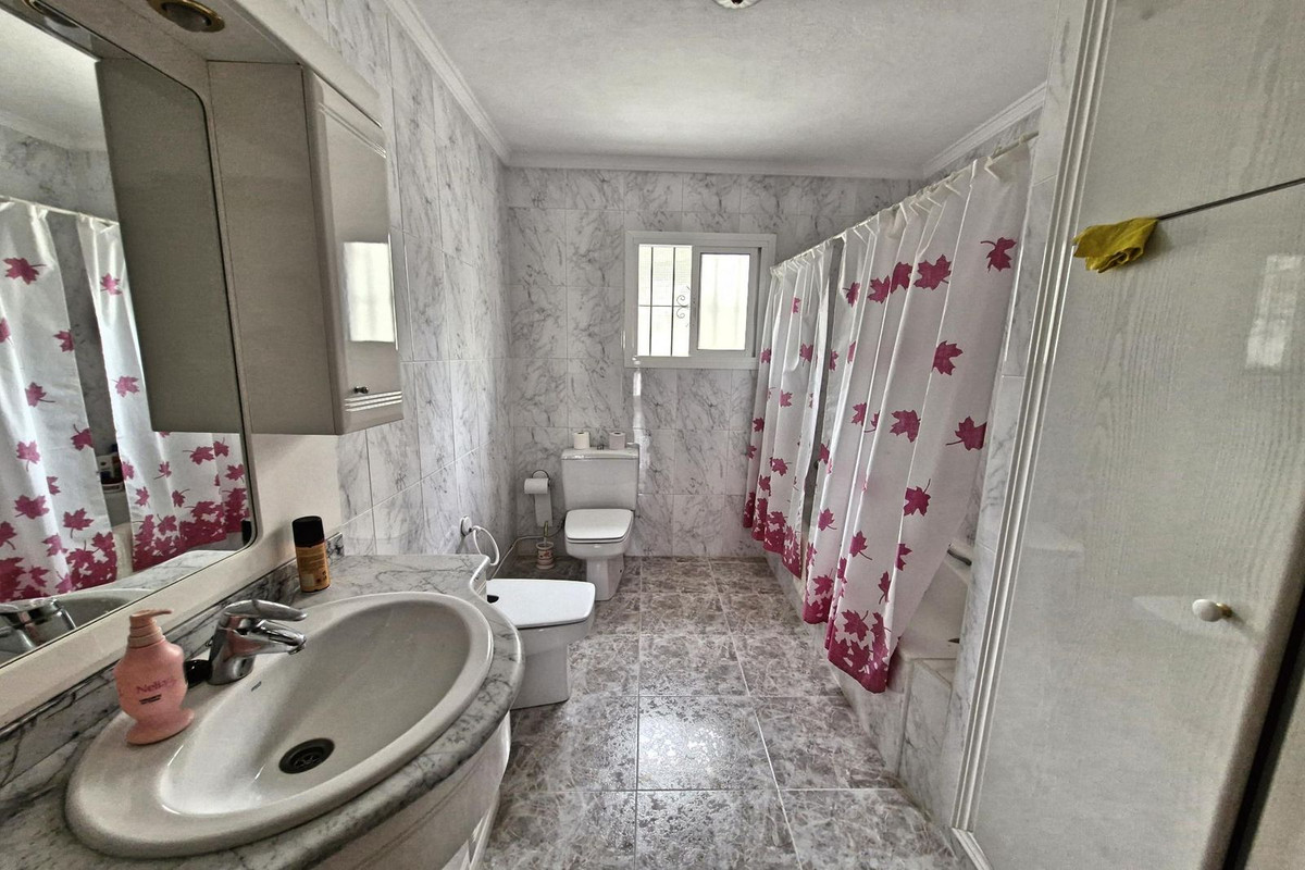 Se vende Adosada de 7 dormitorios en Costa Del Sol, Málaga, España