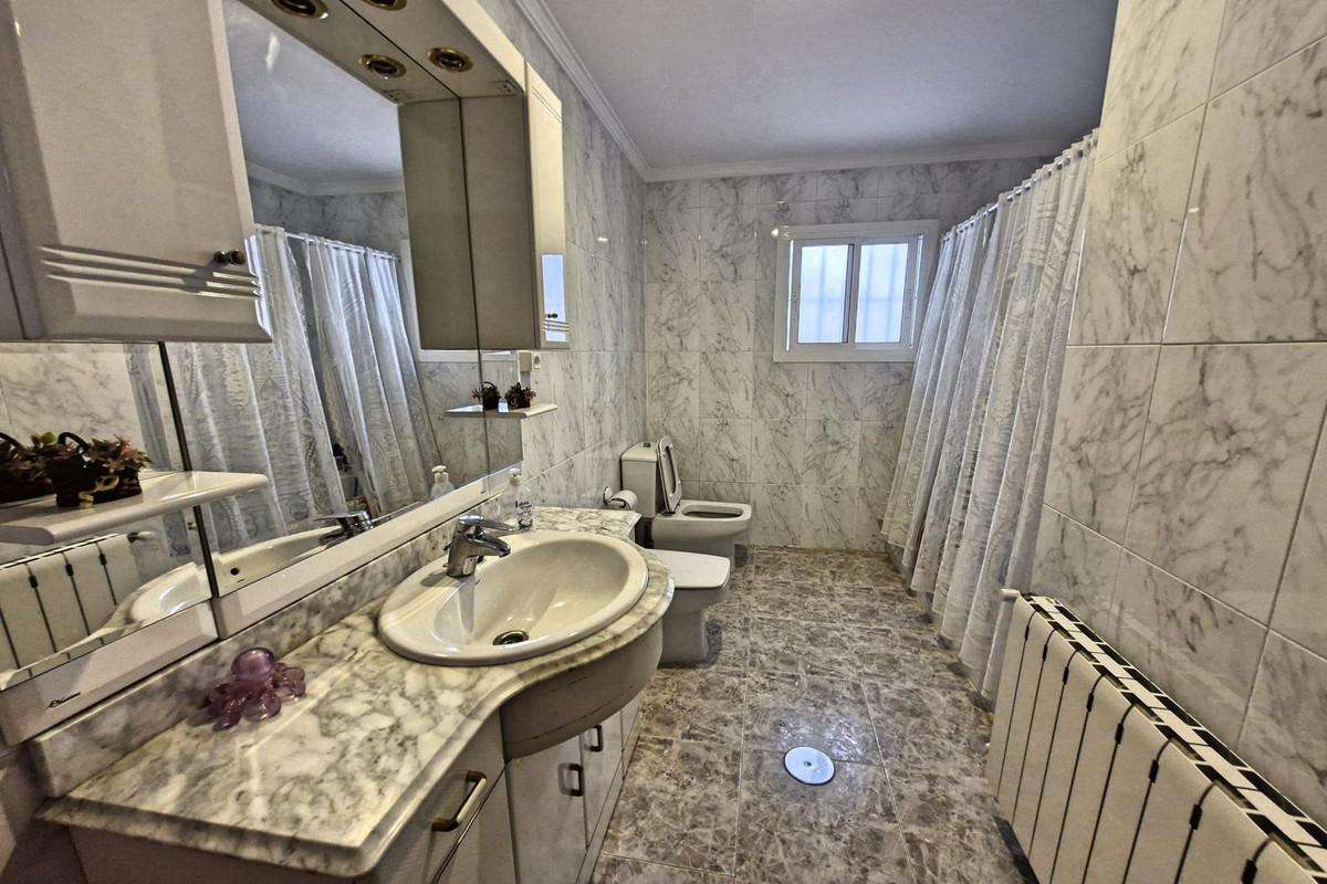Se vende Adosada de 7 dormitorios en Costa Del Sol, Málaga, España
