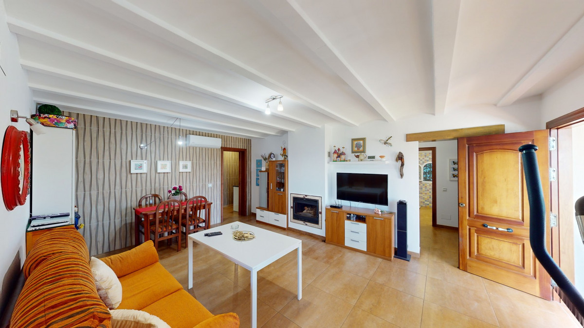 5 Bed Townhouse for sale in Arenas Costa Del Sol East, Málaga, Spain