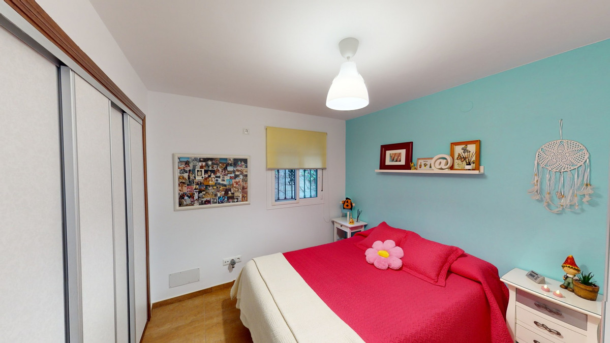 5 Bed Townhouse for sale in Arenas Costa Del Sol East, Málaga, Spain
