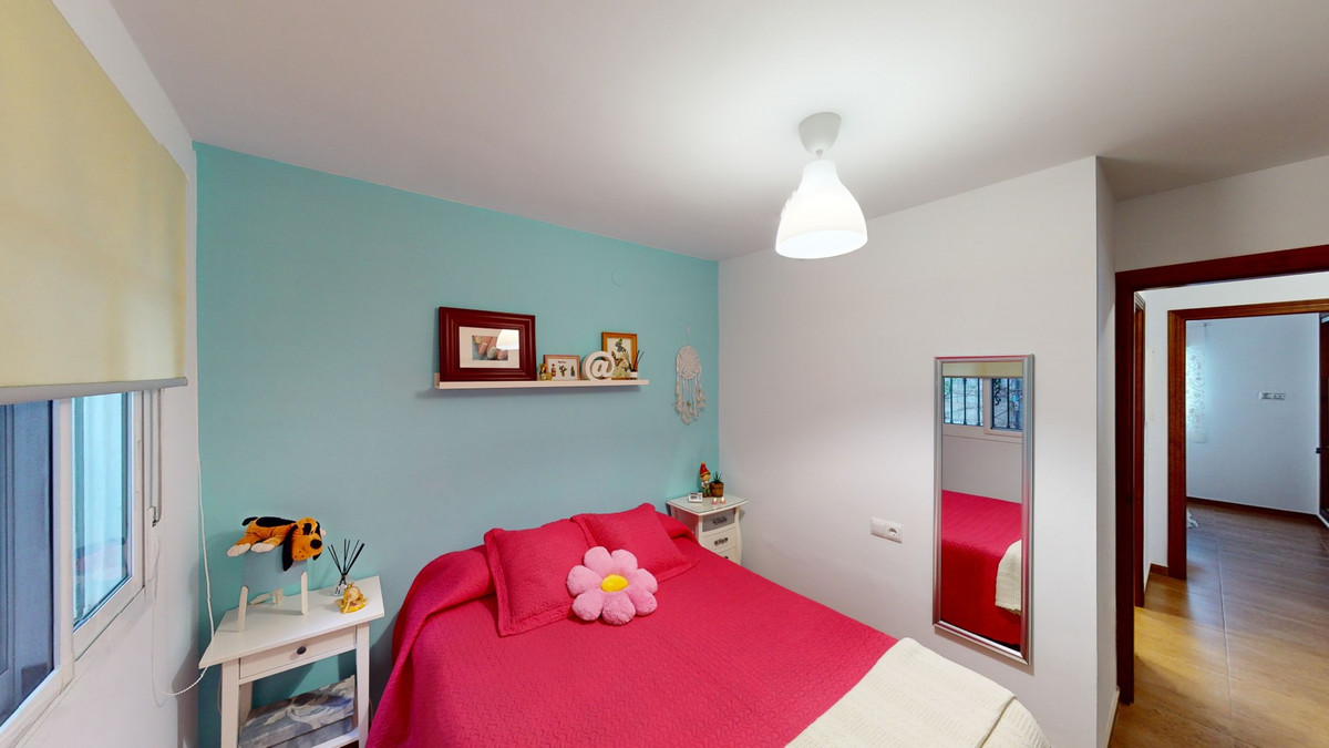 5 Bed Townhouse for sale in Arenas Costa Del Sol East, Málaga, Spain