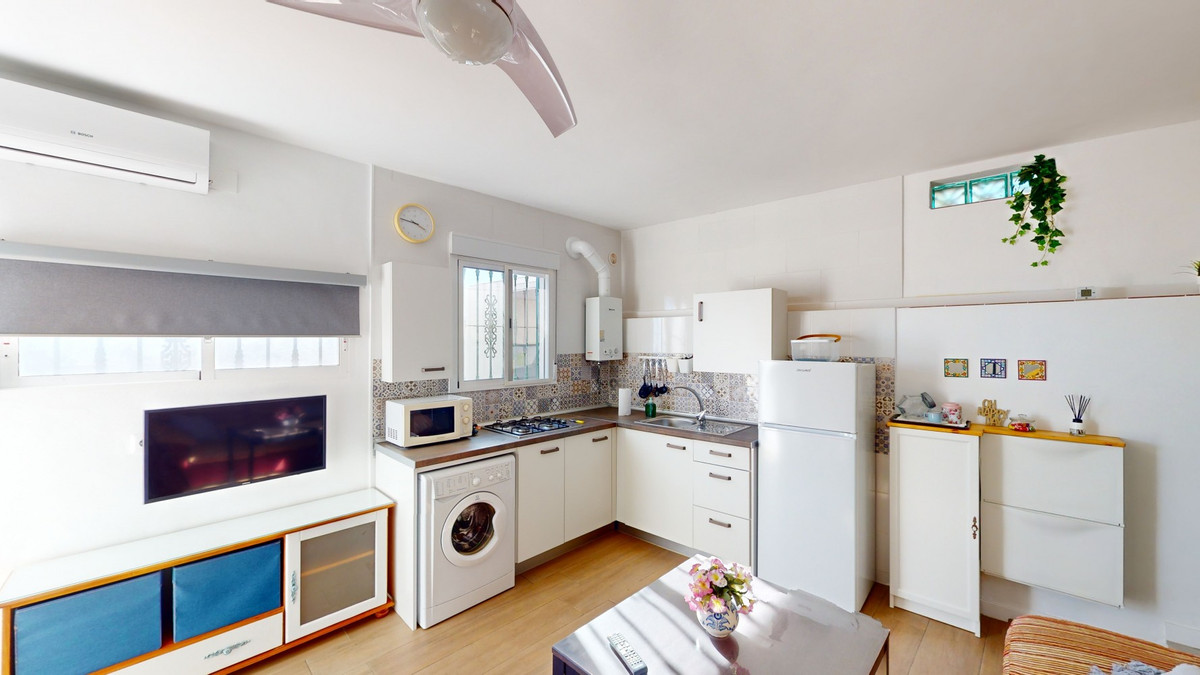 5 Bed Townhouse for sale in Arenas Costa Del Sol East, Málaga, Spain