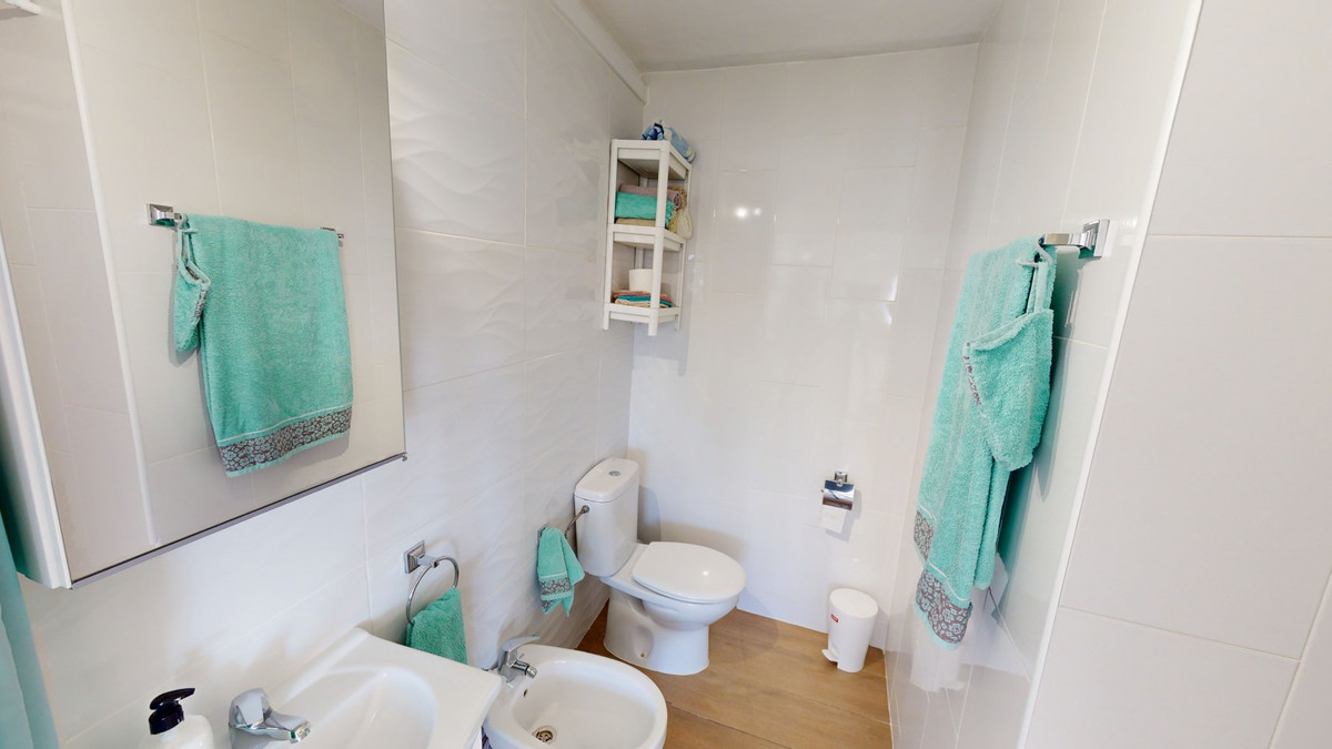 5 Bed Townhouse for sale in Arenas Costa Del Sol East, Málaga, Spain
