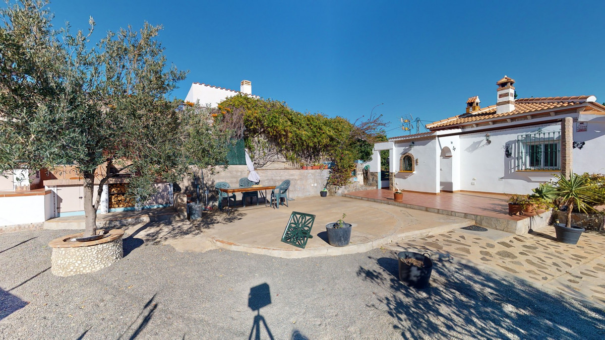 5 Bed Townhouse for sale in Arenas Costa Del Sol East, Málaga, Spain