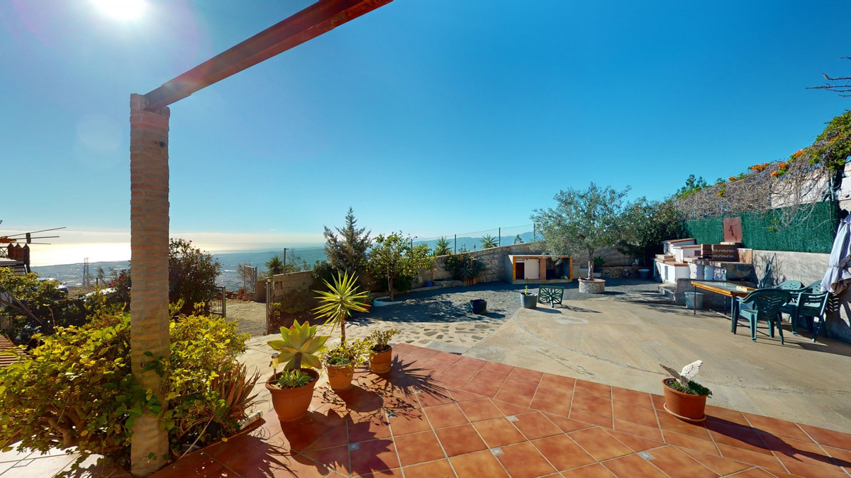 5 Bed Townhouse for sale in Arenas Costa Del Sol East, Málaga, Spain