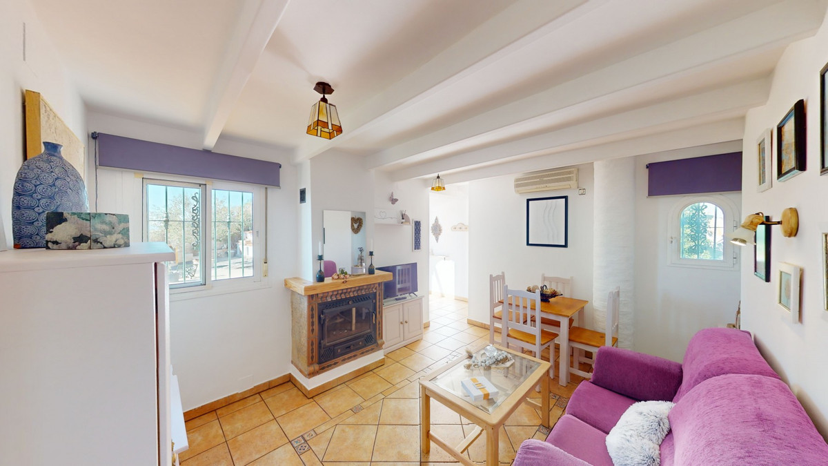 5 Bed Townhouse for sale in Arenas Costa Del Sol East, Málaga, Spain