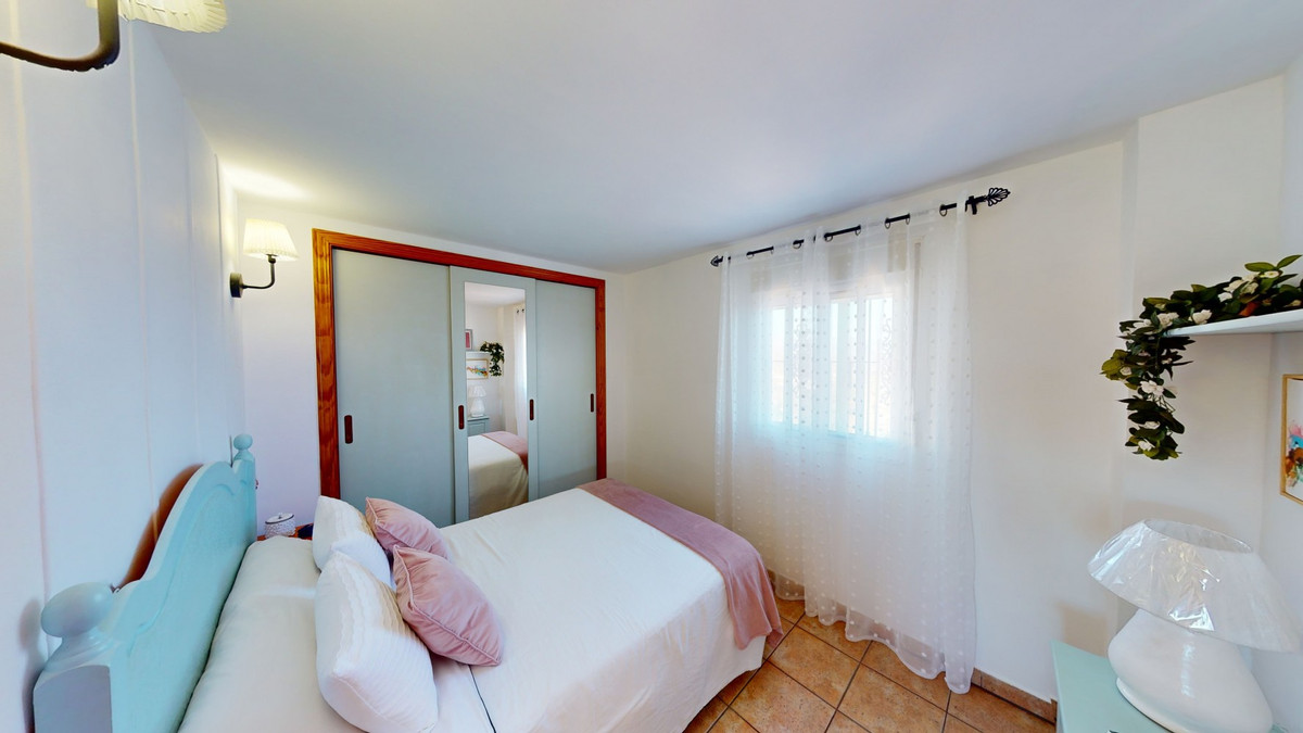 5 Bed Townhouse for sale in Arenas Costa Del Sol East, Málaga, Spain