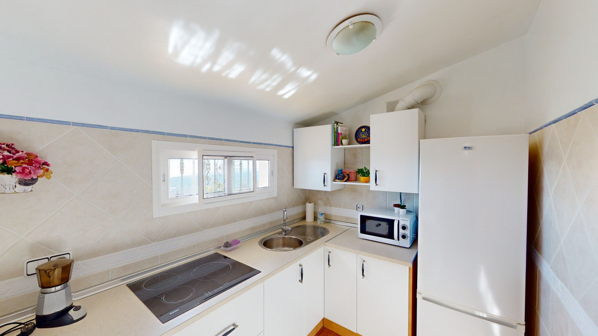5 Bed Townhouse for sale in Arenas Costa Del Sol East, Málaga, Spain