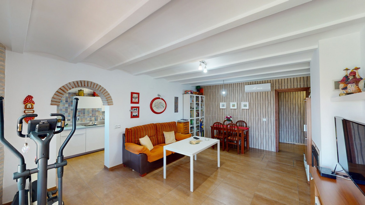 5 Bed Townhouse for sale in Arenas Costa Del Sol East, Málaga, Spain