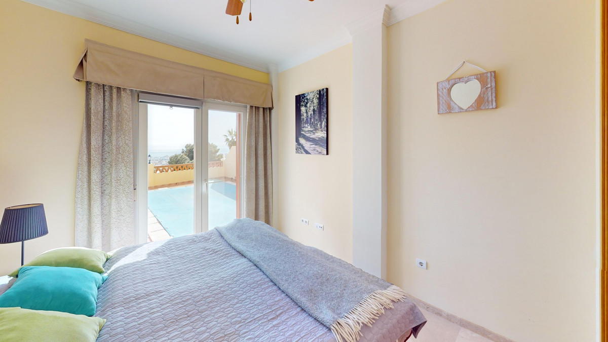 Se vende Pareada de 5 dormitorios en Costa Del Sol East, Málaga, España