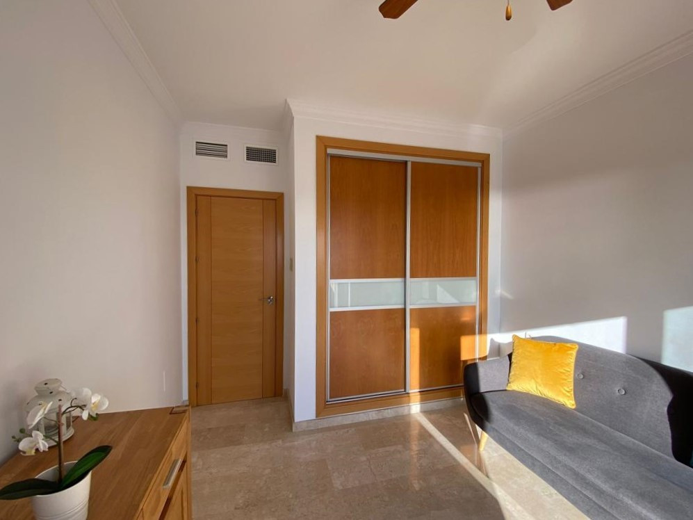 Se vende Pareada de 5 dormitorios en Costa Del Sol East, Málaga, España