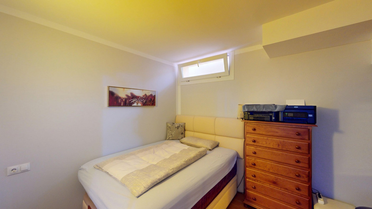 Se vende Pareada de 5 dormitorios en Costa Del Sol East, Málaga, España