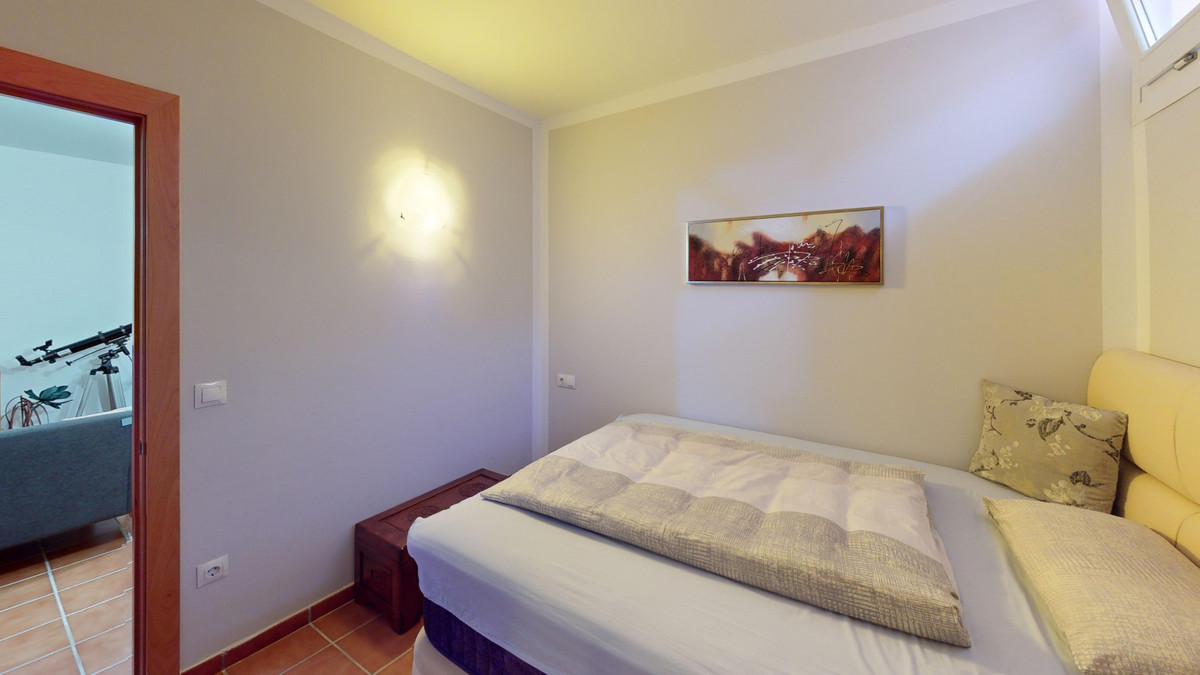 Se vende Pareada de 5 dormitorios en Costa Del Sol East, Málaga, España