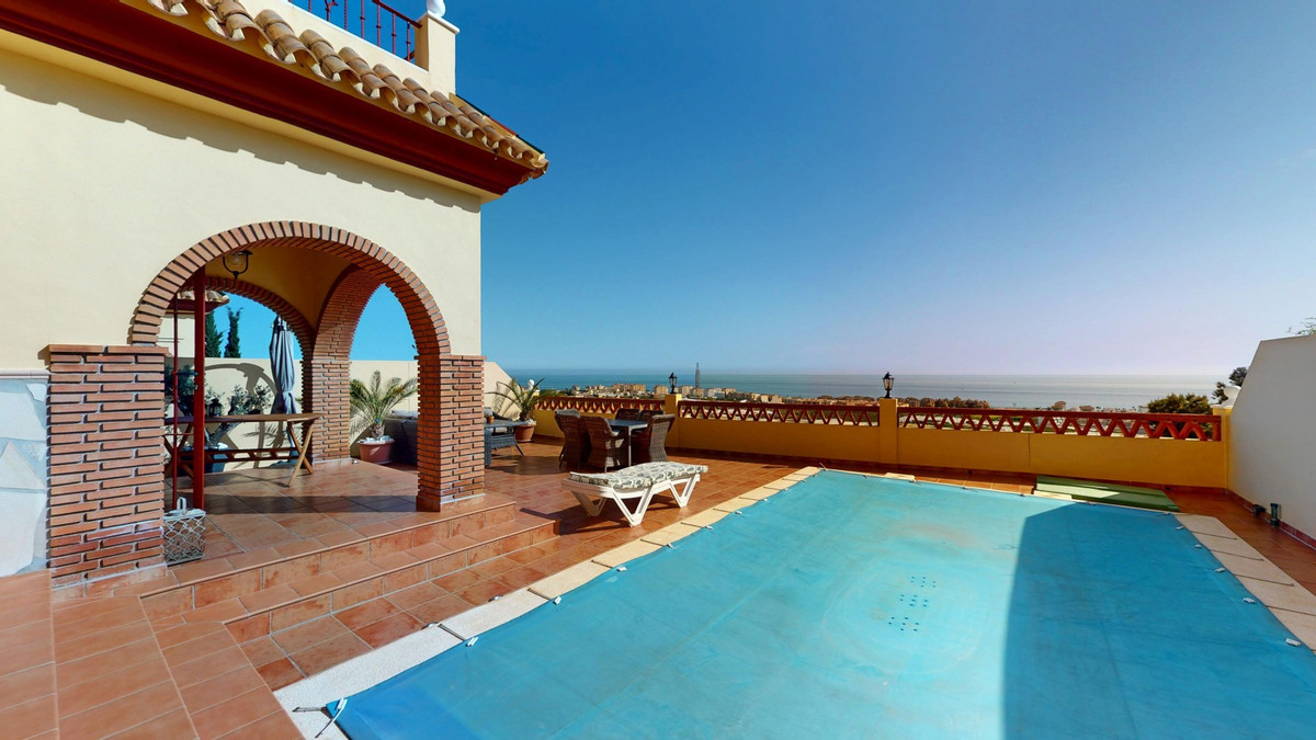 Se vende Pareada de 5 dormitorios en Costa Del Sol East, Málaga, España