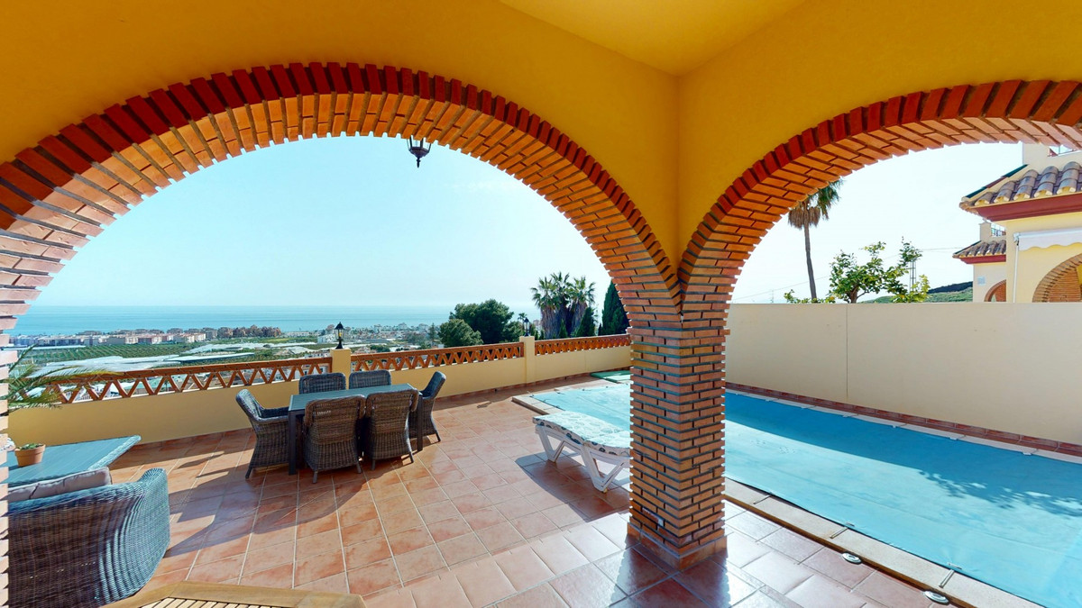 Se vende Pareada de 5 dormitorios en Costa Del Sol East, Málaga, España
