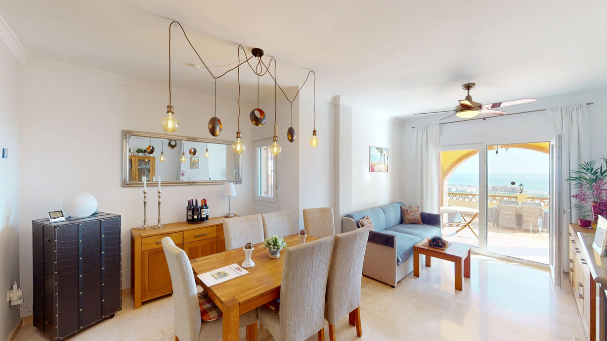 Se vende Pareada de 5 dormitorios en Costa Del Sol East, Málaga, España