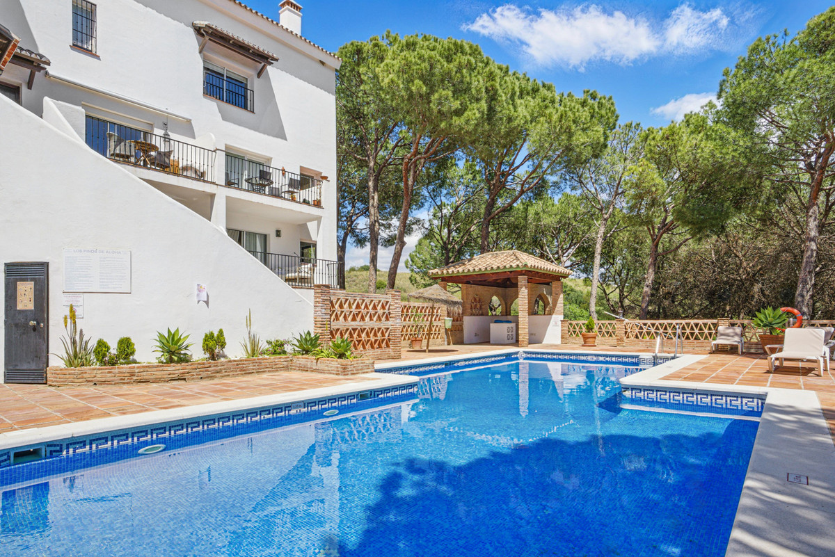 4 Bed Apartment for sale in Nueva Andalucía Costa Del Sol, Málaga, Spain