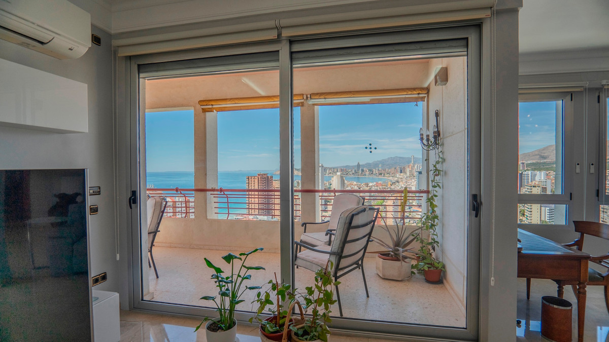 5 Bed Apartment for sale in Benidorm Costa Blanca, Alicante, Spain
