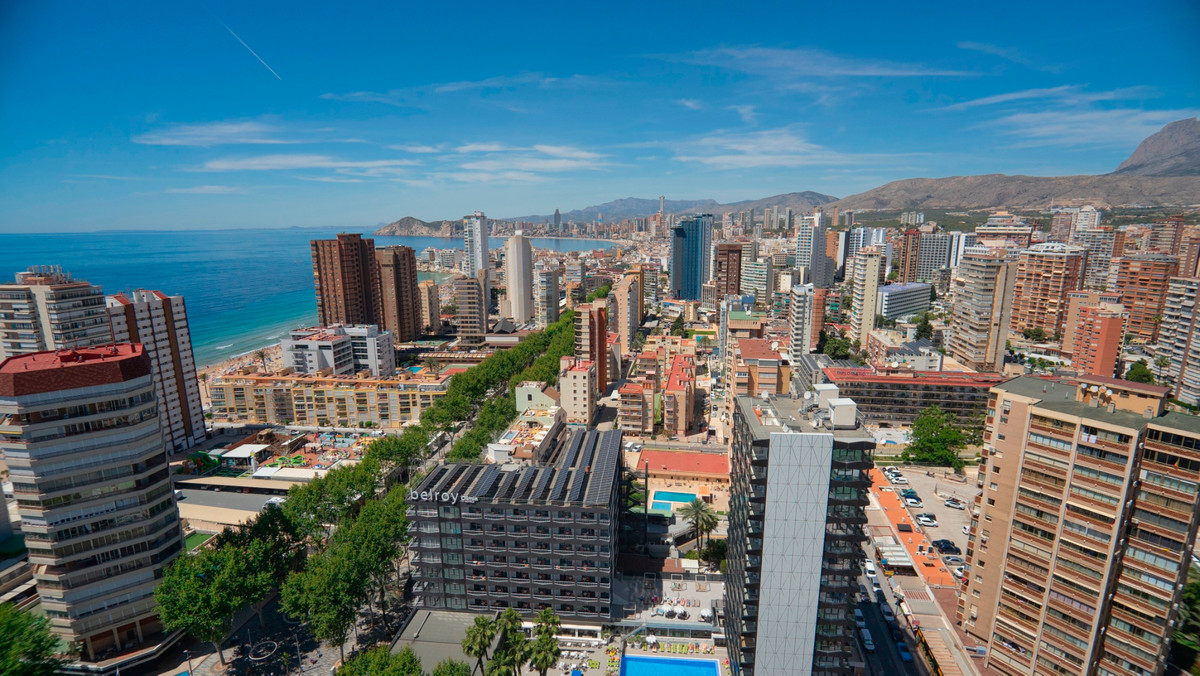 5 Bed Apartment for sale in Benidorm Costa Blanca, Alicante, Spain