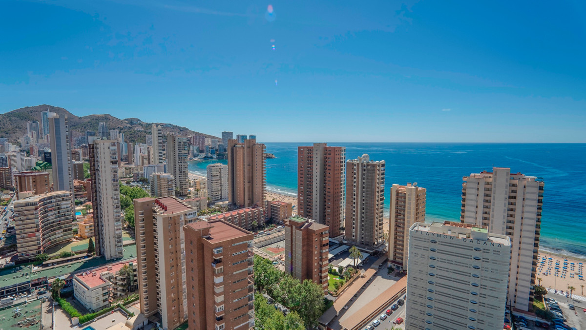 5 Bed Apartment for sale in Benidorm Costa Blanca, Alicante, Spain