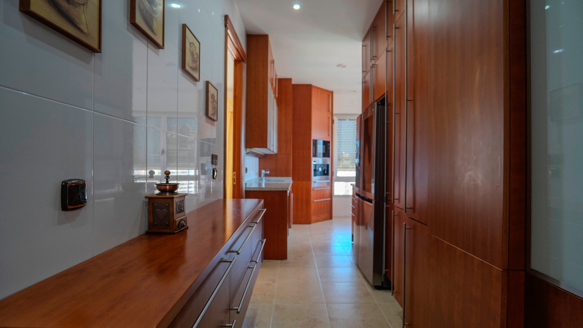 5 Bed Apartment for sale in Benidorm Costa Blanca, Alicante, Spain