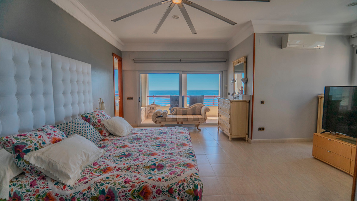 5 Bed Apartment for sale in Benidorm Costa Blanca, Alicante, Spain