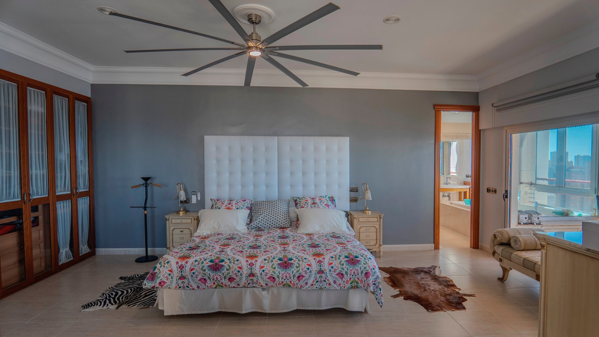 5 Bed Apartment for sale in Benidorm Costa Blanca, Alicante, Spain