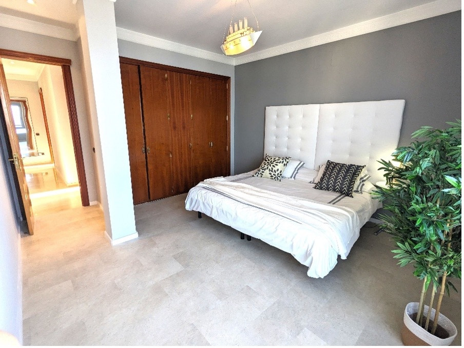 5 Bed Apartment for sale in Benidorm Costa Blanca, Alicante, Spain