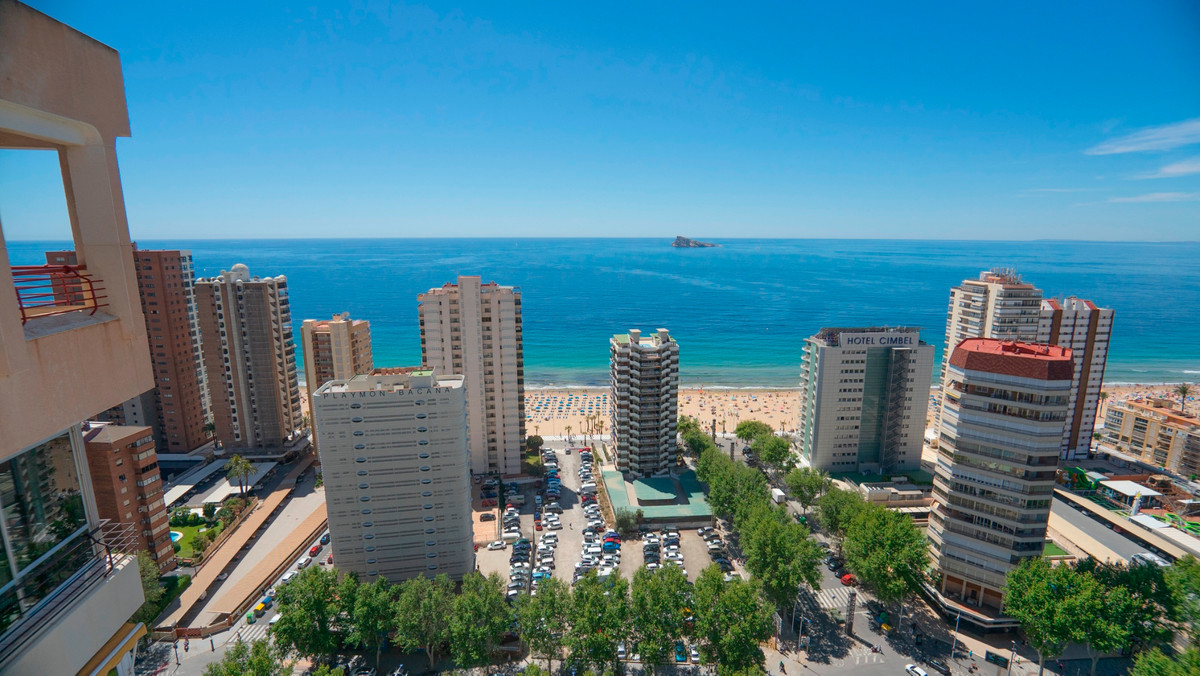 5 Bed Apartment for sale in Benidorm Costa Blanca, Alicante, Spain