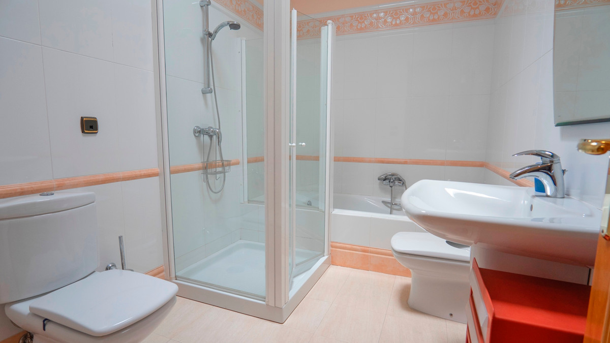 5 Bed Apartment for sale in Benidorm Costa Blanca, Alicante, Spain
