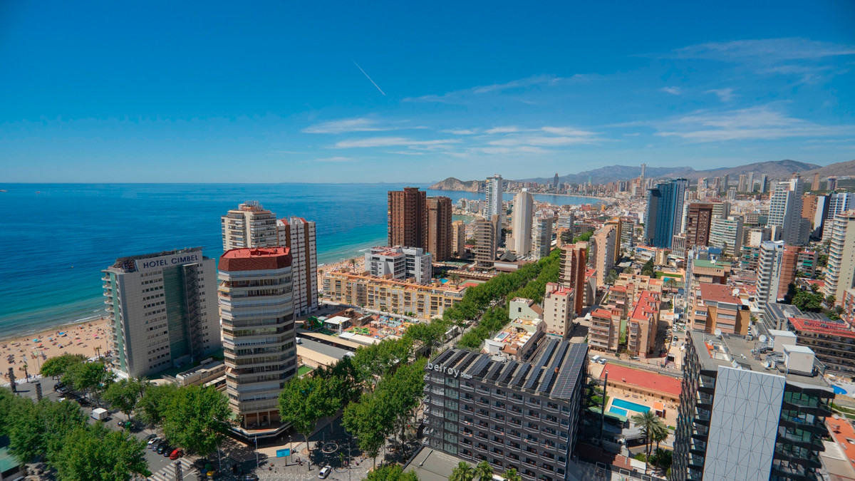 5 Bed Apartment for sale in Benidorm Costa Blanca, Alicante, Spain