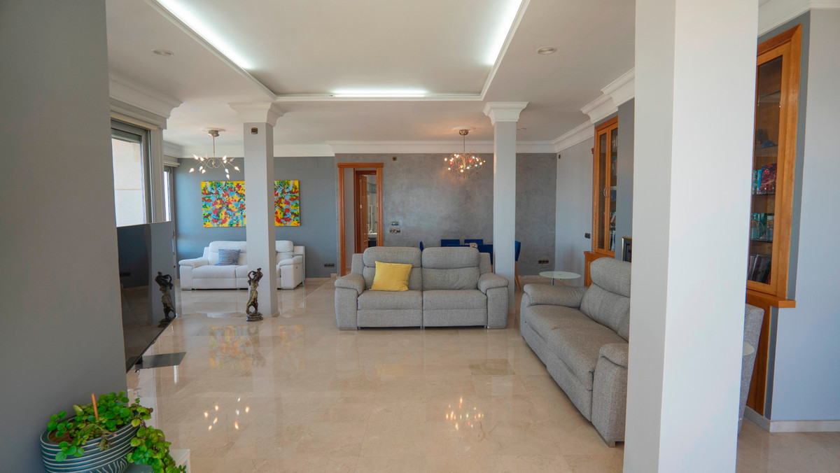 5 Bed Apartment for sale in Benidorm Costa Blanca, Alicante, Spain