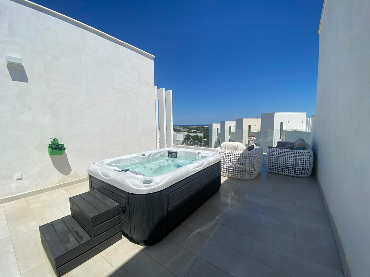 Se vende Adosada de 3 dormitorios en Costa Del Sol, Cadiz, España