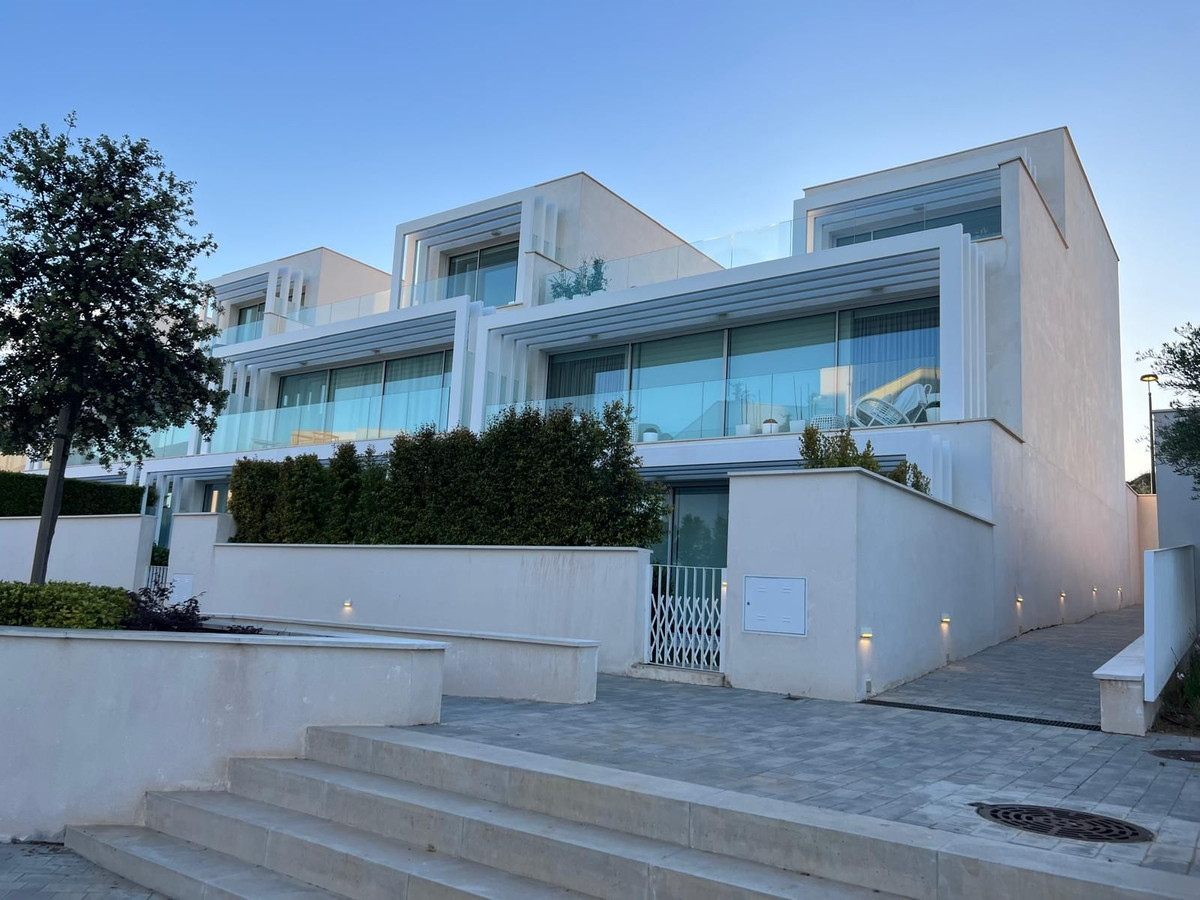Se vende Adosada de 3 dormitorios en Costa Del Sol, Cadiz, España