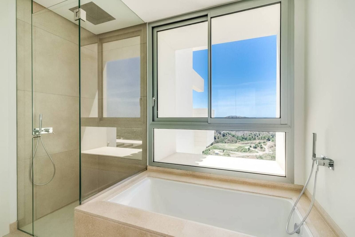 4 Bed Apartment for sale in Benahavís Costa Del Sol, Málaga, Spain