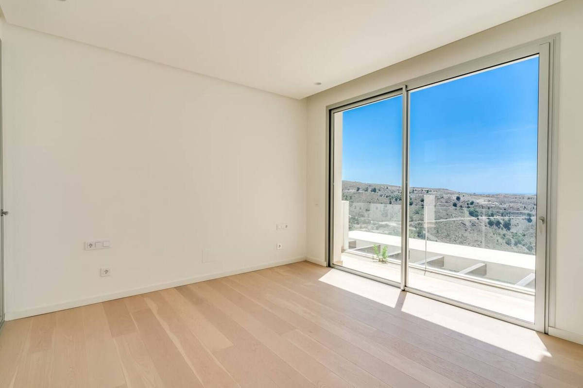 4 Bed Apartment for sale in Benahavís Costa Del Sol, Málaga, Spain
