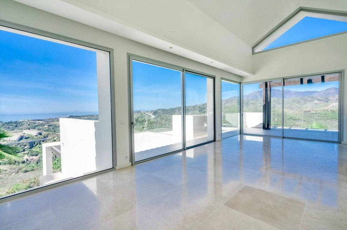 4 Bed Apartment for sale in Benahavís Costa Del Sol, Málaga, Spain