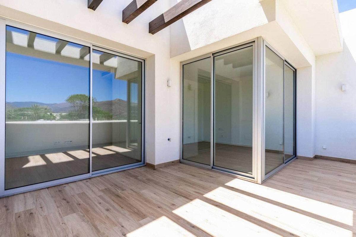 4 Bed Apartment for sale in Benahavís Costa Del Sol, Málaga, Spain