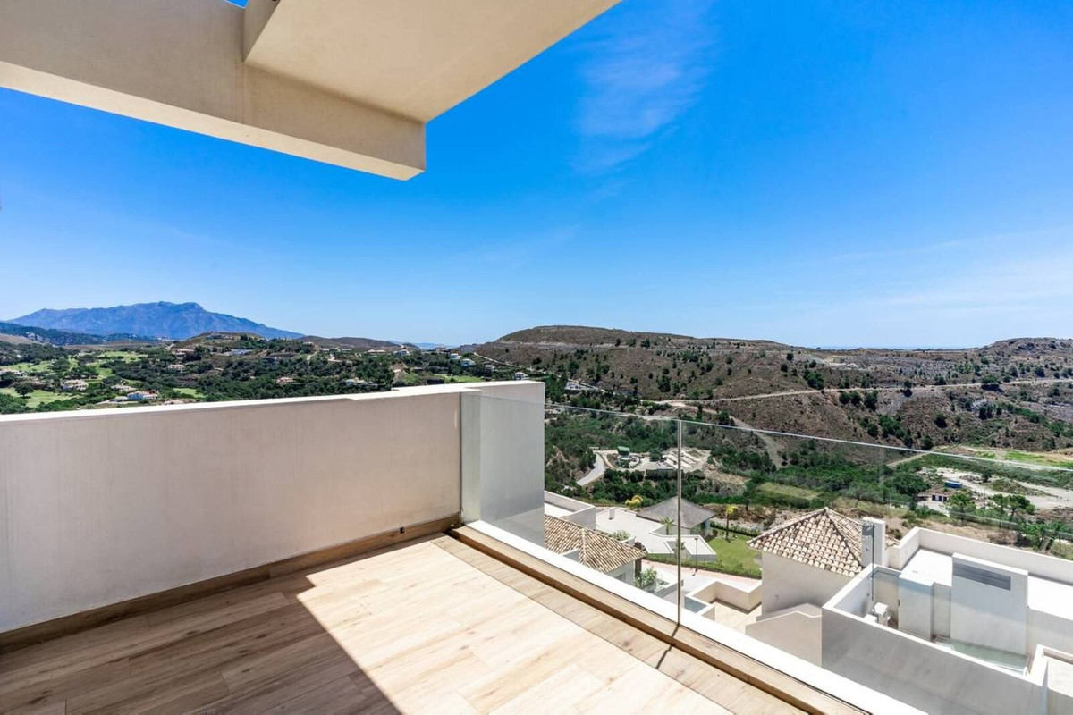 4 Bed Apartment for sale in Benahavís Costa Del Sol, Málaga, Spain